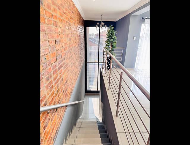 5 BEDROOM FREESTANDING FOR SALE IN MINERALIA